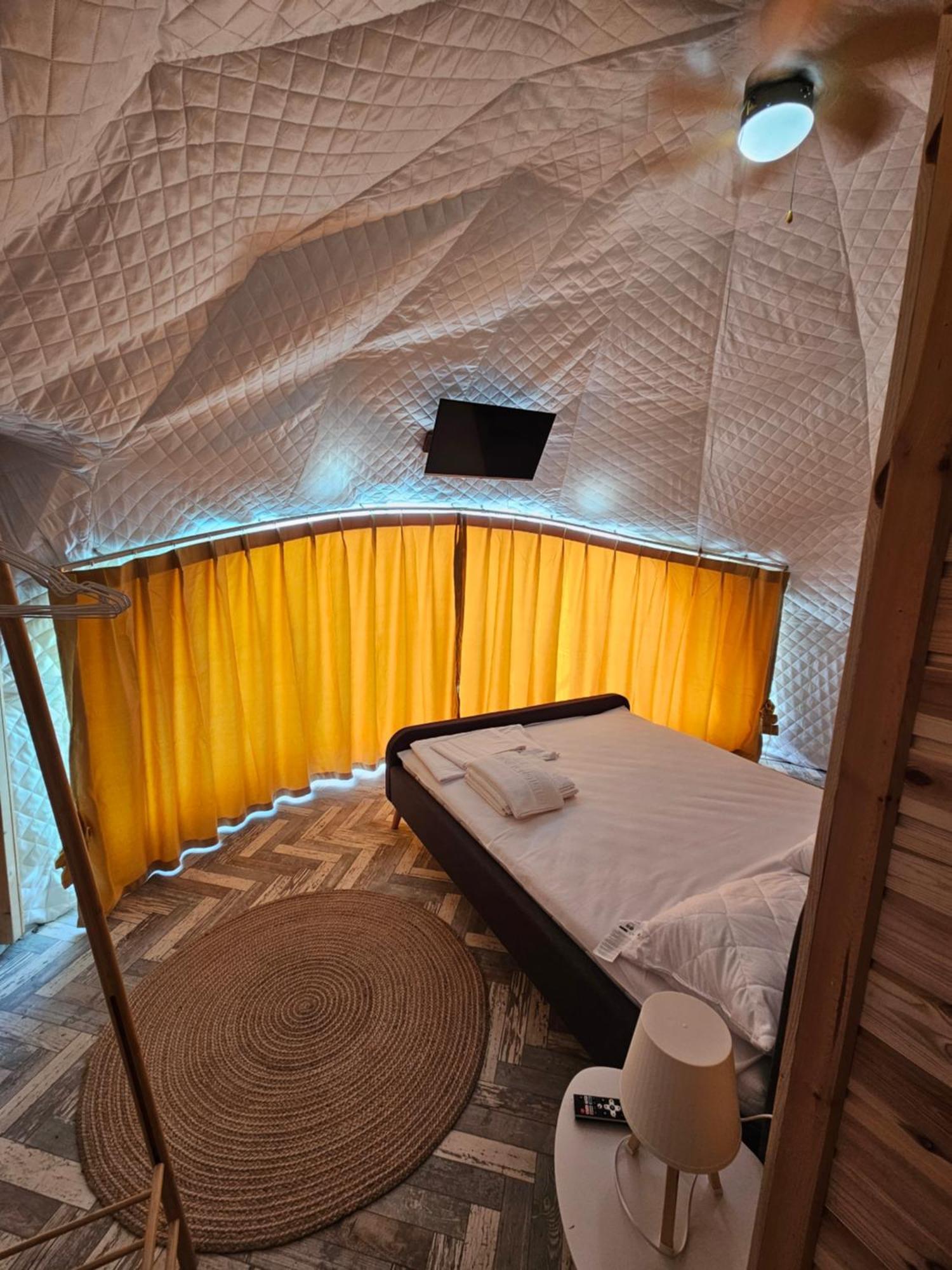 Mar A Lago Glamping23 Douăzeci şi Trei August 外观 照片